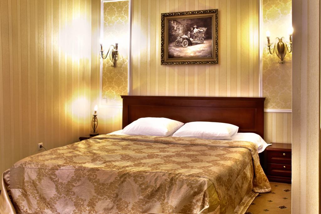 Optima Collection Park Hotel Ivano-Frankivsk Quarto foto